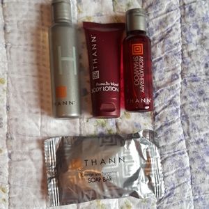 THANN aromatic wood travel set